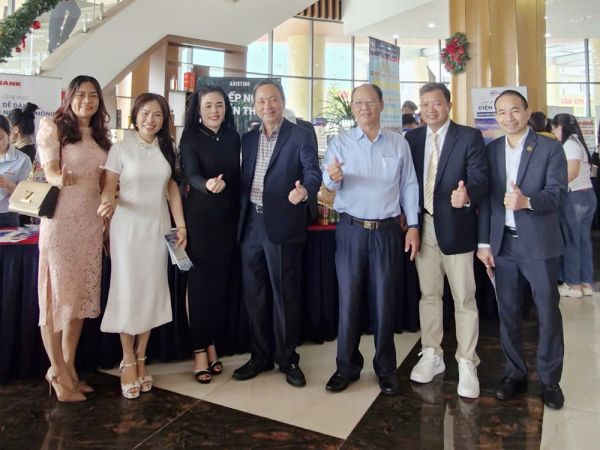 Chủ tịch Hội Thầu Xây Dựng VT - HCM ông CAO VĂN SƠN đến dự đại hội Hiệp Hội Doanh Nghiệp Nhỏ và Vừa HCM