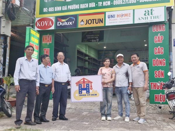 Ban điều hành HTXD Vũng Tàu-Hồ Chí Minh thăm doanh nghiệp Hội viên: CỬA HÀNG ANH THƯ